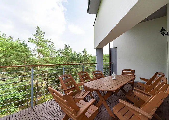 Jeanette Apartman Rowy